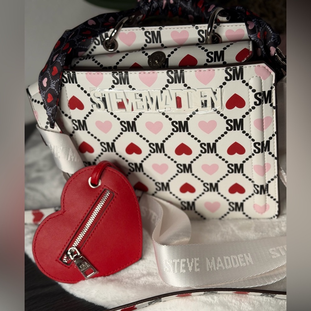 Steve Madden Valentine’s Day Hearts white crossbody purse bevelyn handbag - Picture 7 of 12